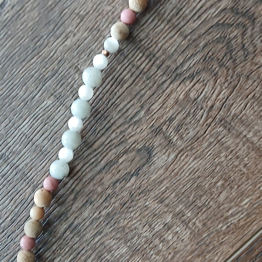 💙Beaded Necklace - Picture 3 of 8